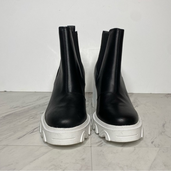 Sorel Brex Black White Leather Heeled Chelsea Bootie 7 1/2 - Picture 2 of 14
